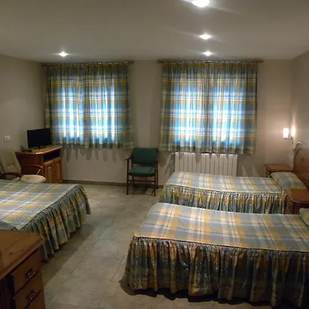 Отель Duque De Calabria 3*